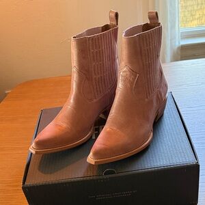 FRYE Women's Sacha Chelsea Leather Ankle Booties Size 10